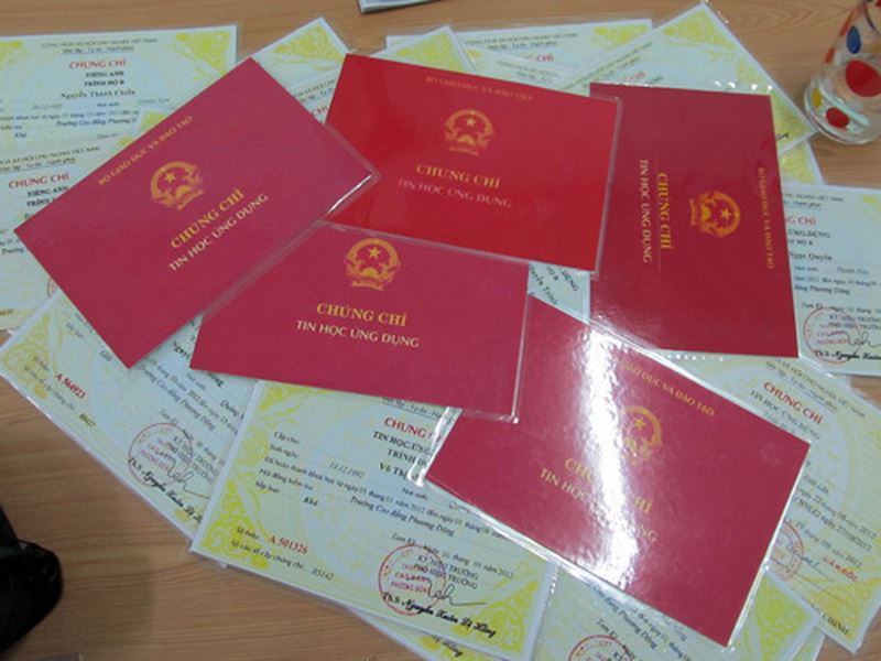 Thông báo nộp bổ sung văn bằng, chứng chỉ