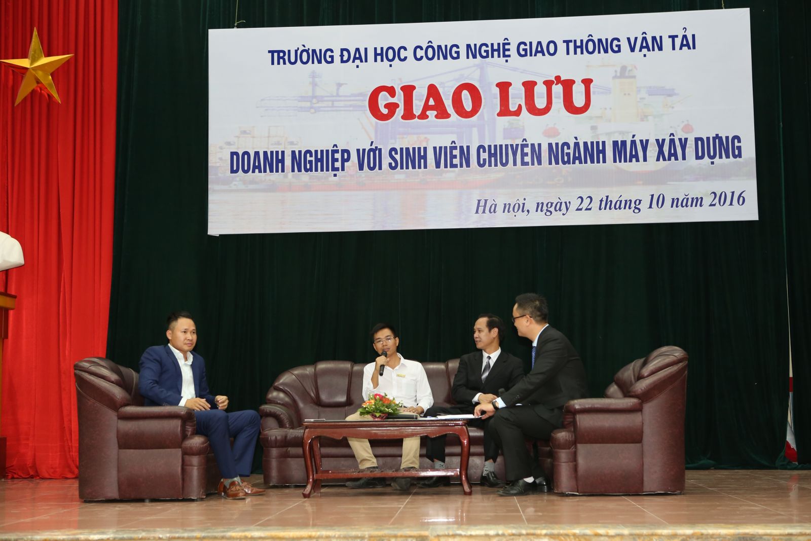 Giao lưu giữa Doanh nghiệp với sinh viên ngành Máy xây dựng  về định hướng nghề nghiệp và cơ hội việc làm