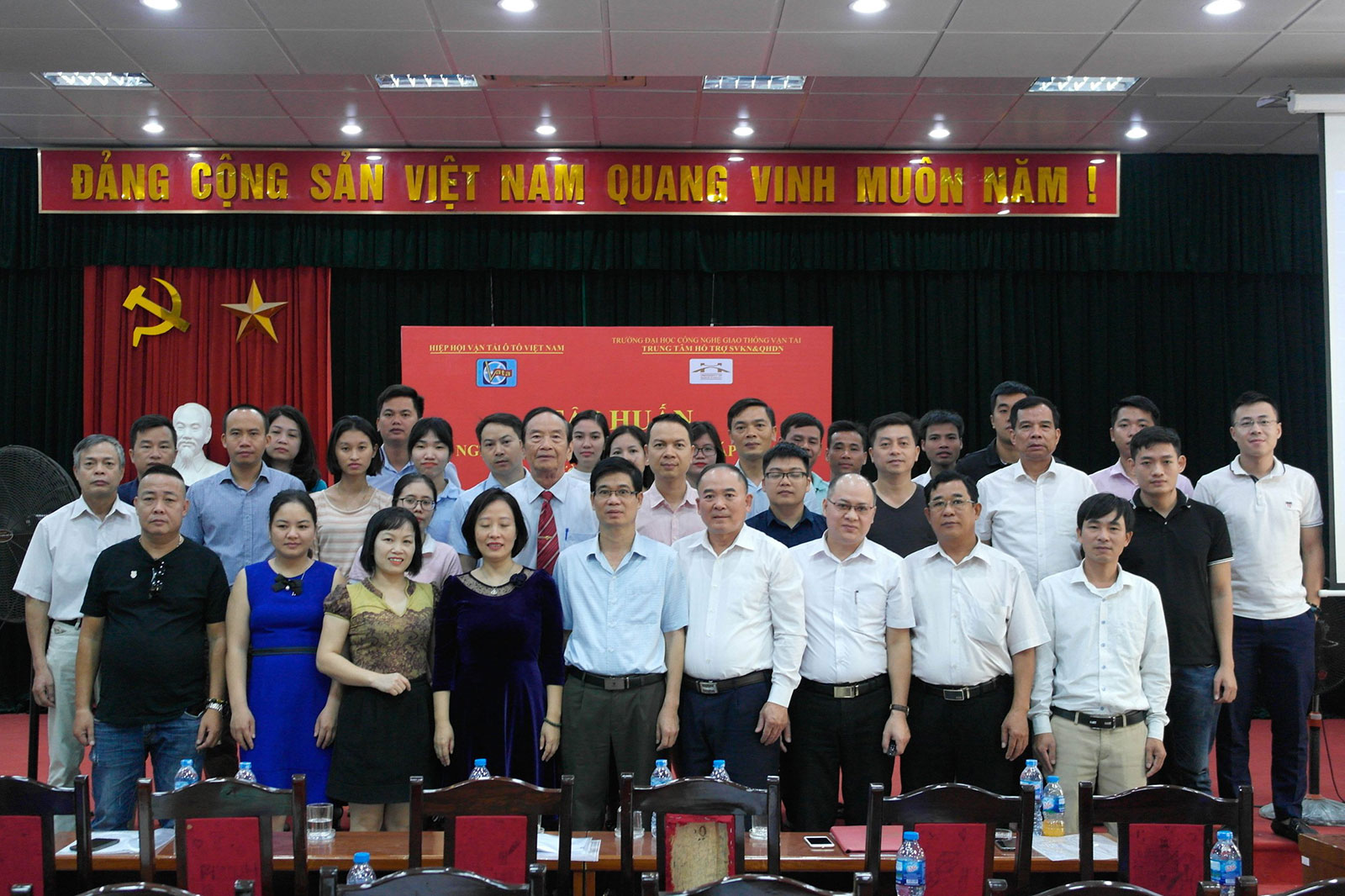 Khai mạc Khóa Tập huấn nghiệp vụ và các quy định pháp luật cho người điều hành vận tải