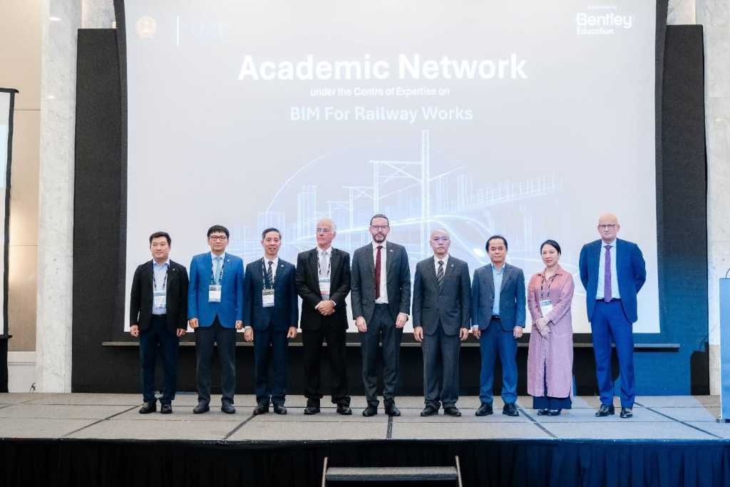 UTT tăng cường kết nối công nghệ số với tương lai hạ tầng đường sắt tại Việt Nam