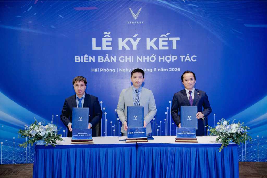 Trường Đại học Công nghệ GTVT ký kết hợp tác với VinFast, phát triển nguồn nhân lực chất lượng cao cho ngành ô tô điện
