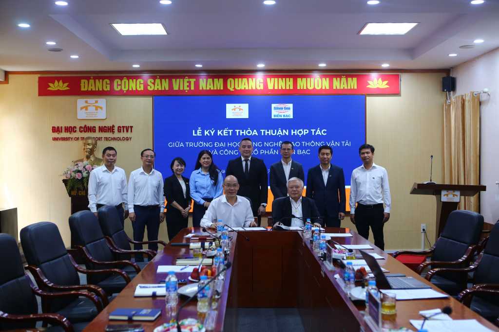 UTT và Công ty Cổ phần Biển Bạc hợp tác nghiên cứu, chuyển giao công nghệ giao thông thông minh