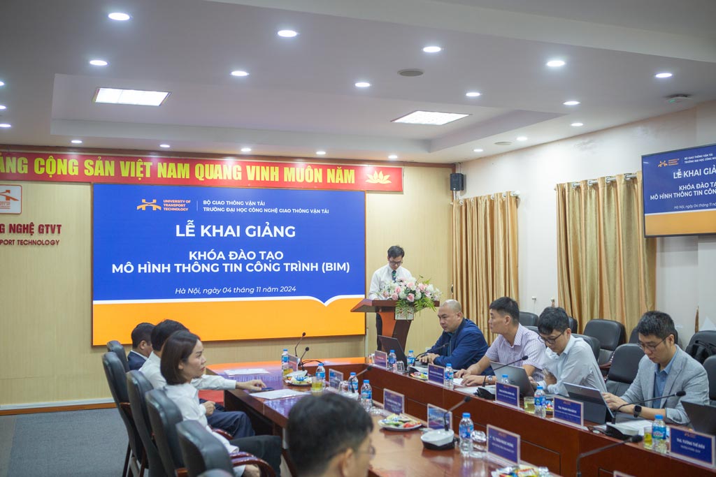 Lễ khai giảng Khóa đào tạo mô hình thông tin công trình (BIM) cho giảng viên Trường Đại học Công nghệ GTVT