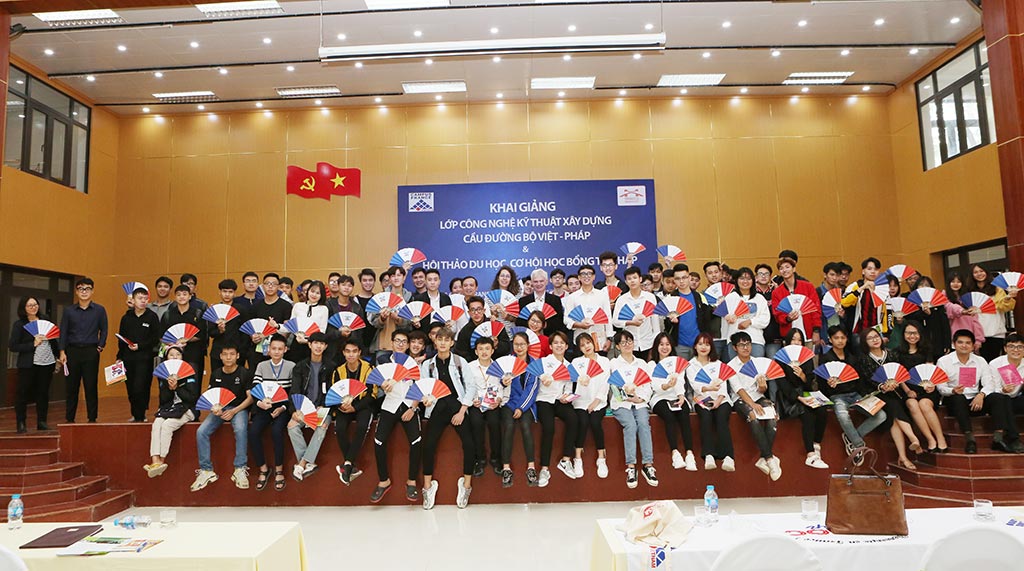 Khai giảng lớp Cầu đường Việt - Pháp và Hội thảo du học Pháp năm 2020