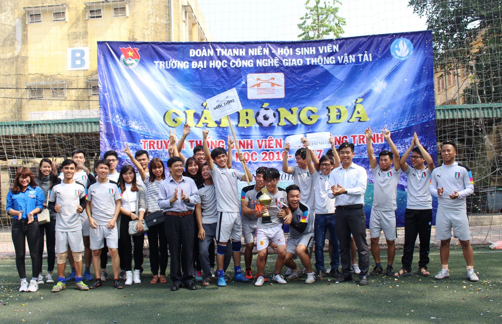 Bế mạc giải bóng đá truyền thống  sinh viên Khoa Công trình năm học 2016-2017