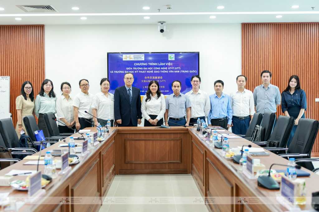 UTT làm việc với Trường Đại học Kỹ thuật nghề Giao thông Vân Nam (Trung Quốc)