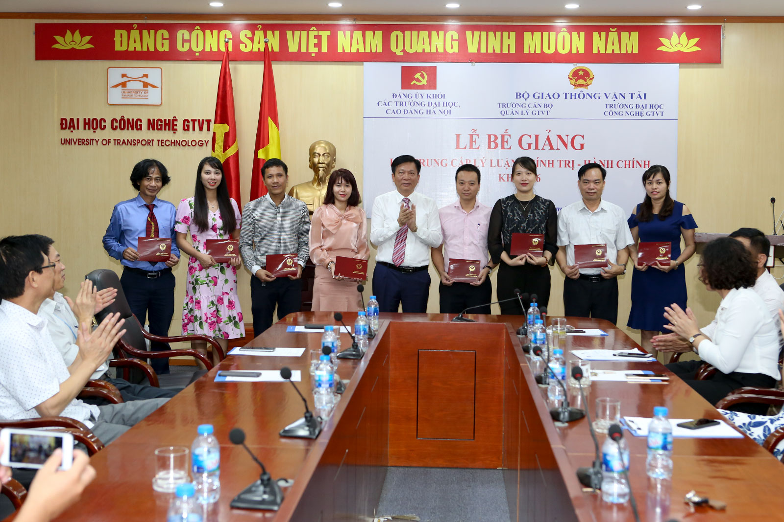 Lễ bế giảng lớp Trung cấp Lý luận chính trị - Hành chính khóa 66