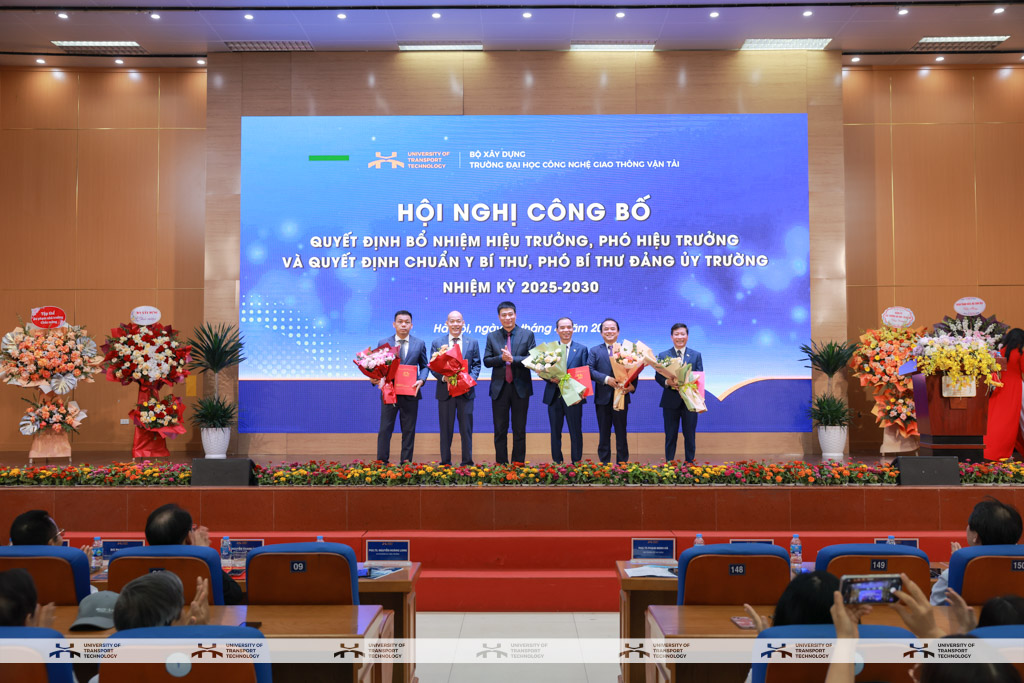 Hội nghị Công bố Quyết định bổ nhiệm Hiệu trưởng, Phó Hiệu trưởng, Bí thư, Phó Bí thư Đảng uỷ Trường nhiệm kỳ 2025-2030