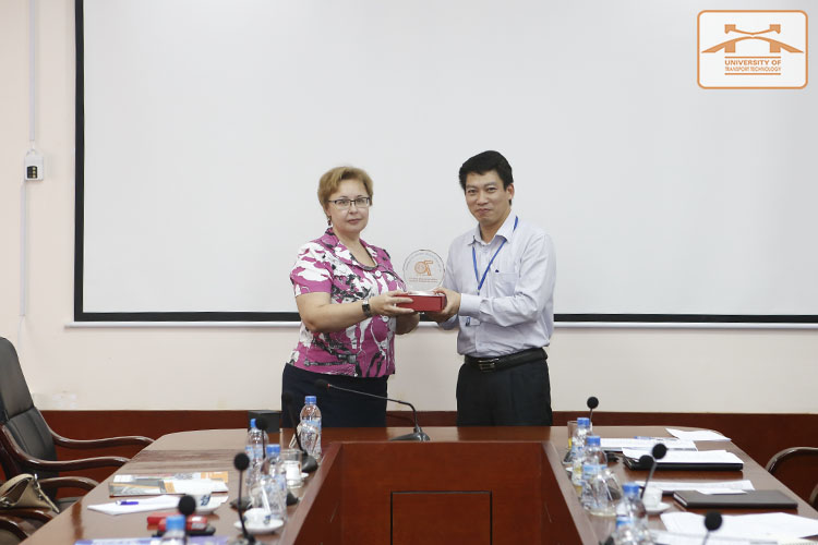 Tiếp và làm việc với Trường Đại học nghiên cứu tổng hợp kỹ thuật quốc gia Irkutsk - Liên Bang Nga