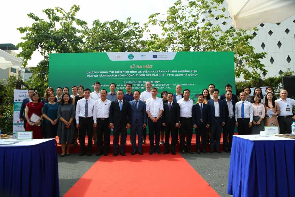 Lễ ra mắt chương trình thí điểm Mô hình xe điện hai bánh kết nối phương tiện vận tải hành khách công cộng tại Hà Nội