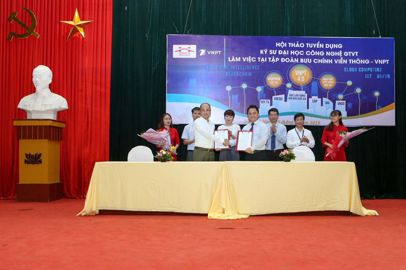 Nhà trường, doanh nghiệp cùng cam kết đào tạo, kiến tạo việc làm cho sinh viên