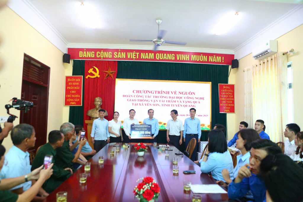 Trường Đại học Công nghệ GTVT tổ chức chương trình “Về nguồn” tại tỉnh Tuyên Quang