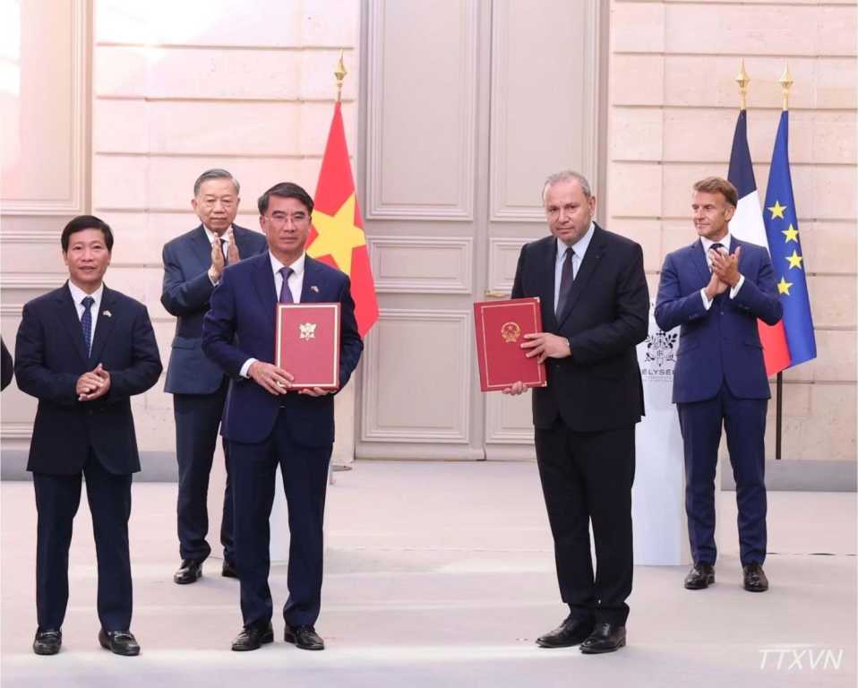 Hanoi, AFD and UTT Sign Cooperation Agreement to Establish the School of Railway Technology in Binh Minh Commune, Hanoi
