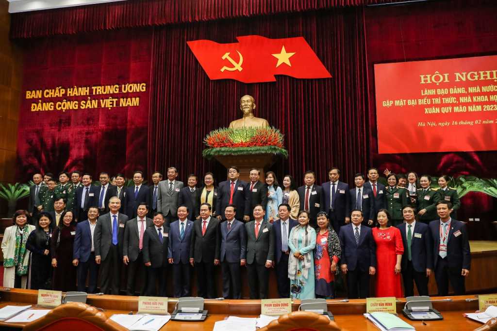 Trọng dụng, đãi ngộ thỏa đáng đối với các nhà khoa học, trí thức, văn nghệ sĩ