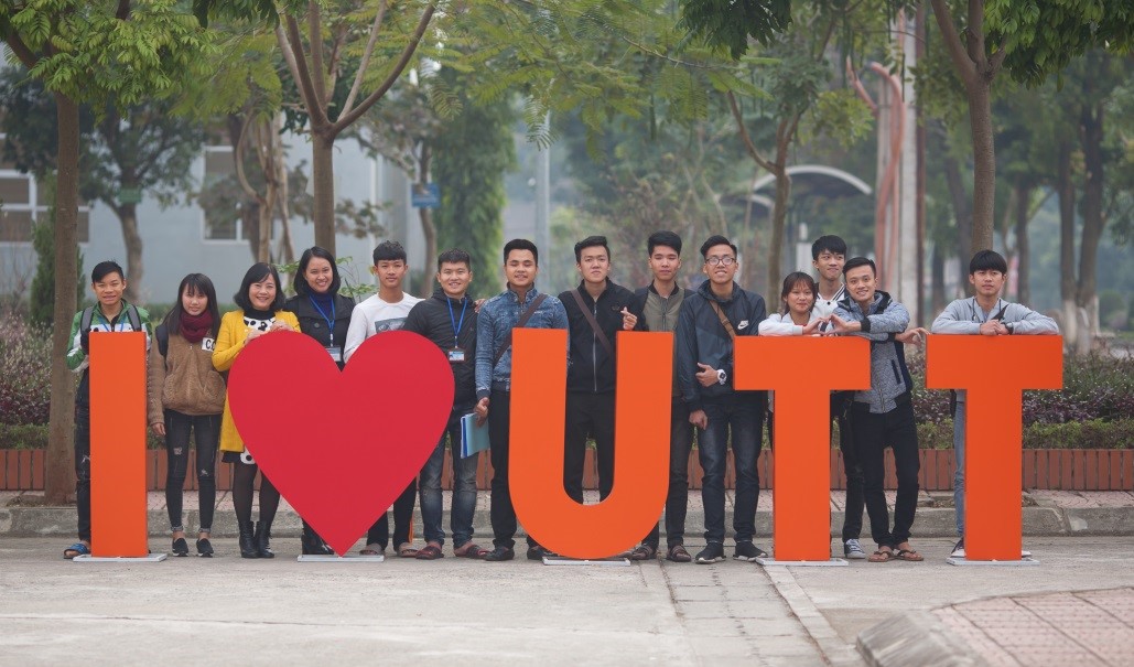 Cô giáo Nguyễn Thị Thu Cúc, tấm gương tiêu biểu trong đổi mới  phương pháp giảng dạy và công tác giáo viên chủ nhiệm