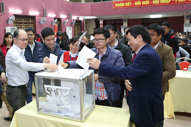 Hội nghị lấy ý kiến thăm dò viên chức, người lao động đề nghị xét tặng danh hiệu Nhà giáo nhân dân, Nhà giáo ưu tú