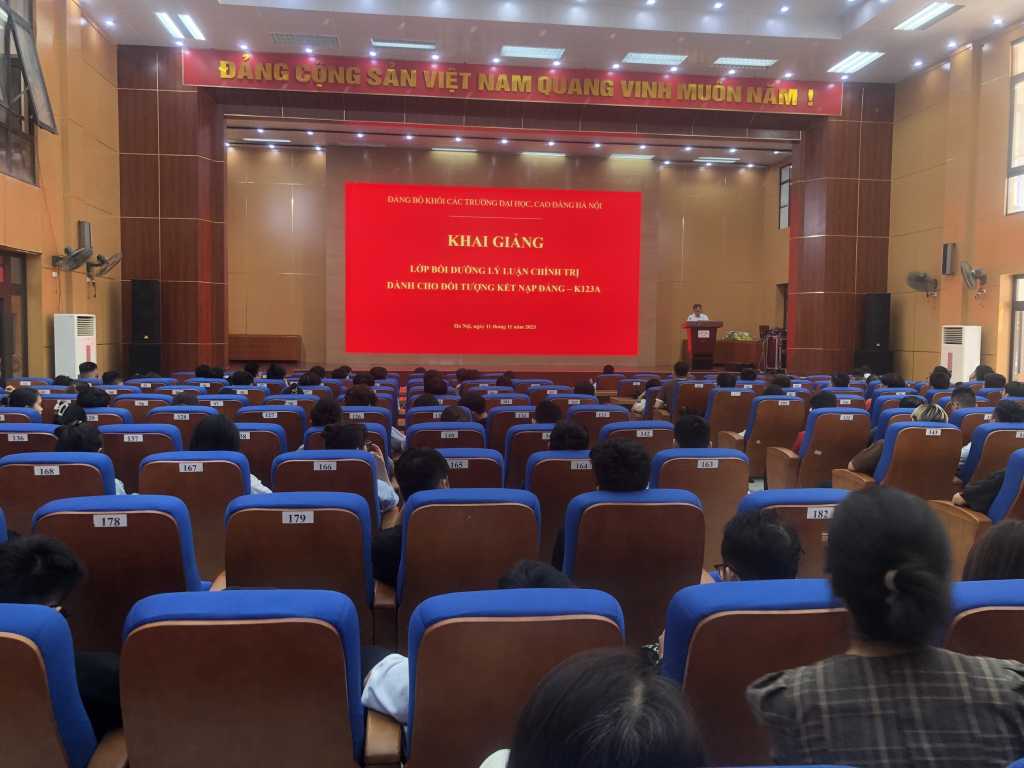 Khai giảng lớp Bồi dưỡng lý luận chính trị dành cho đối tượng kết nạp Đảng –K123A