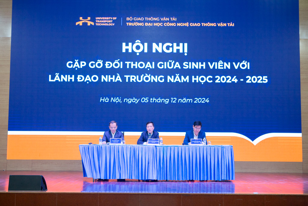 Hội nghị Gặp gỡ đối thoại giữa sinh viên với Lãnh đạo Nhà trường năm học 2024-2025