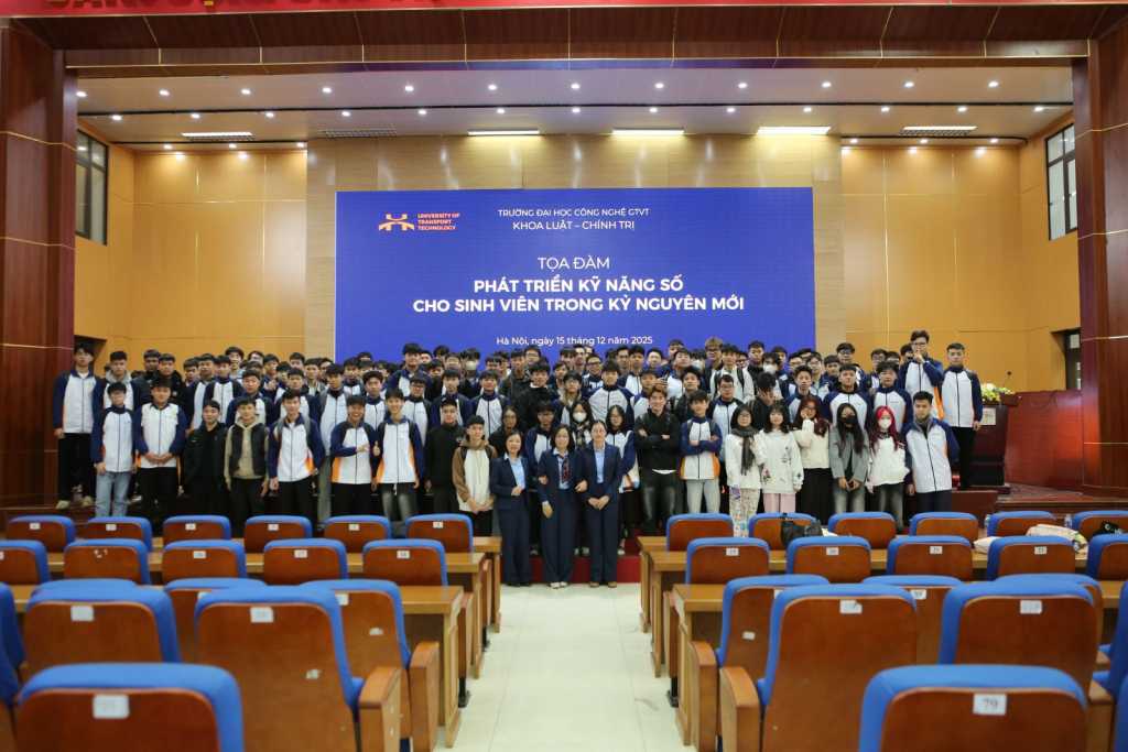 Hành trang kỹ năng số cho sinh viên UTT trong kỷ nguyên mới