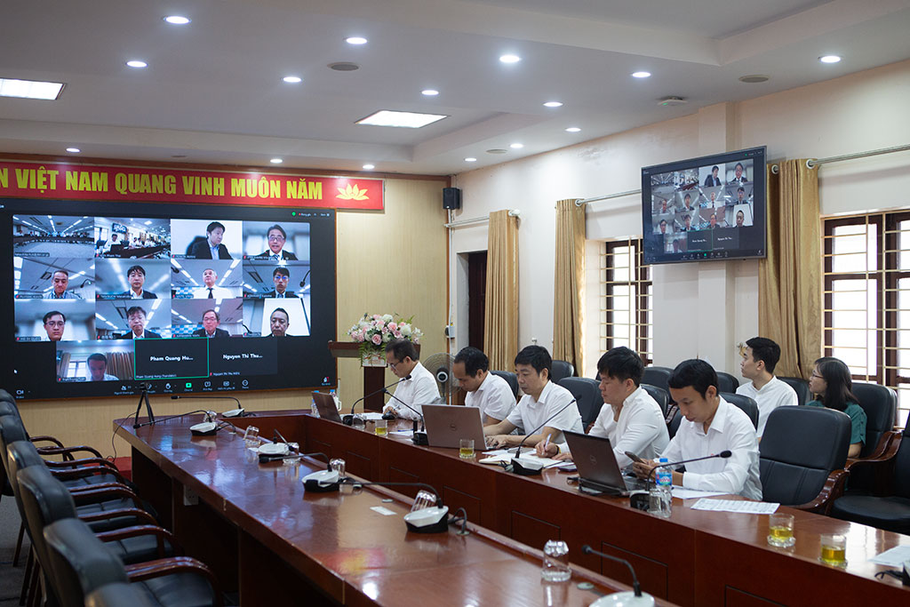 Hội thảo trực tuyến chia sẻ kinh nghiệm nghiên cứu về đường sắt tốc độ cao và giảm khí thải carbon