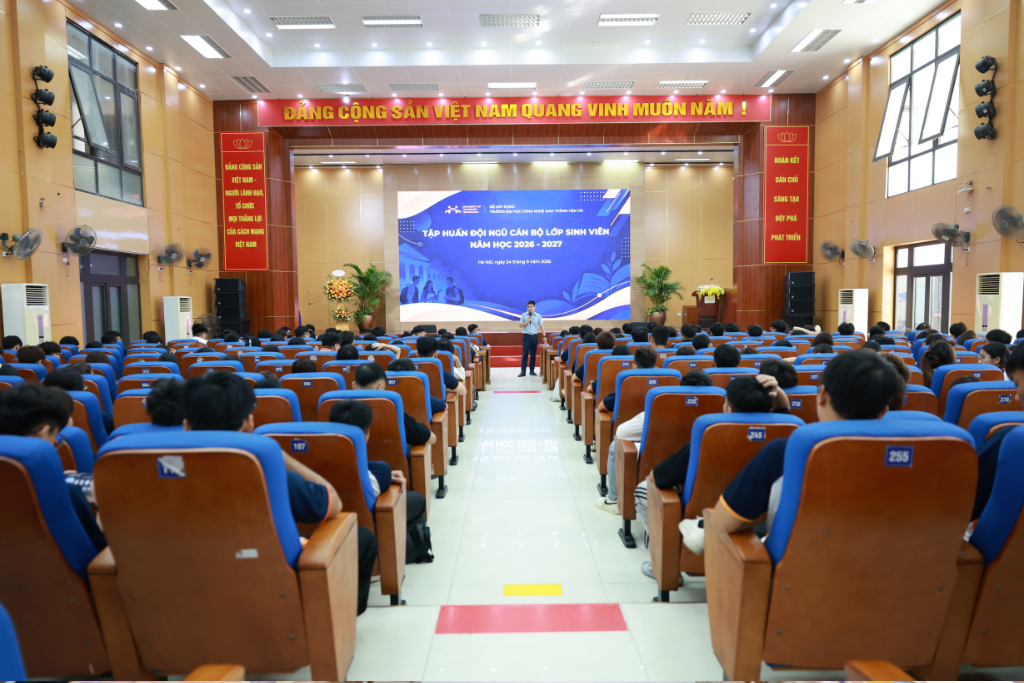 UTT tập huấn đội ngũ cán bộ lớp sinh viên năm học 2026 - 2027