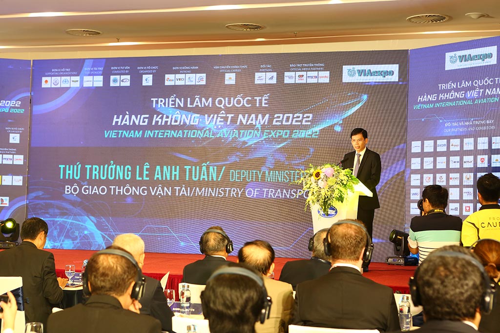 Trường Đại học Công nghệ GTVT tham gia phối hợp tổ chức sự kiện Triển lãm Quốc tế và chuỗi Hội thảo khoa học quốc tế về Công nghệ Hàng không - VIAE 2022