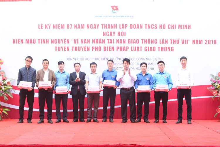 Kỷ niệm Ngày thành lập Đoàn TNCS Hồ Chí Minh và Ngày hội hiến máu tình nguyện Ngành GTVT năm 2018