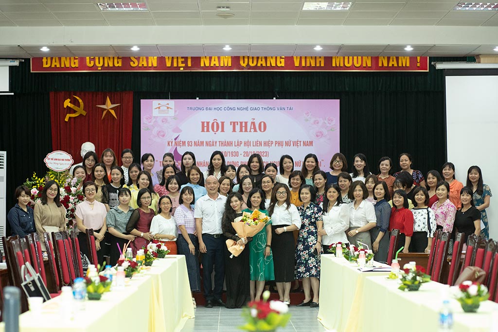 Talkshow “Thương hiệu cá nhân và Xây dựng phong cách người phụ nữ hiện đại”.