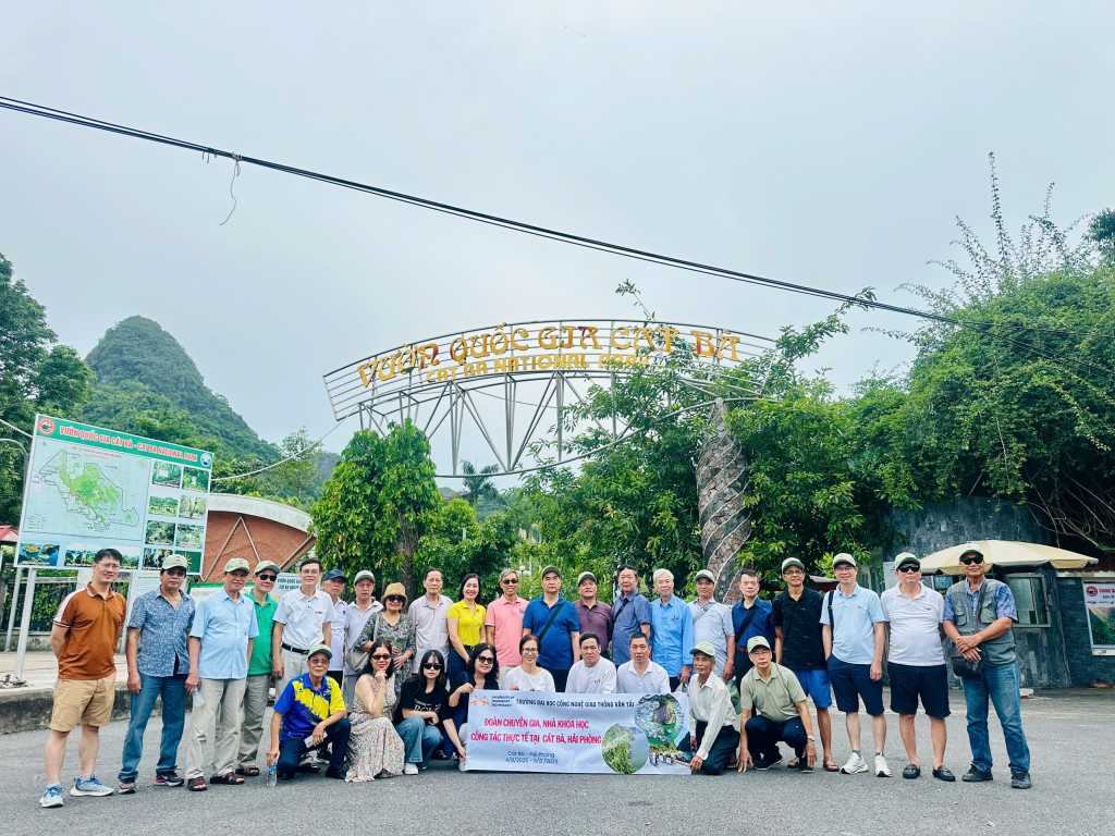 Chuyến đi thực tế tri ân các nhà khoa học năm 2025 tại Cát Bà của Trường Đại học Công nghệ GTVT