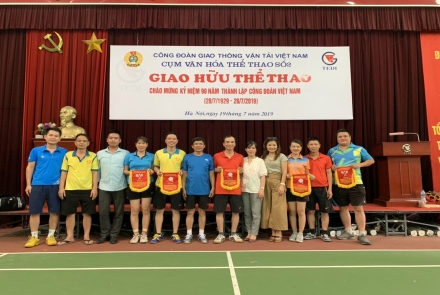 Đoàn CN-GV-NLĐ Nhà trường tham dự giao hữu thể thao chào mừng kỷ niệm 90 năm thành lập Công đoàn Việt Nam