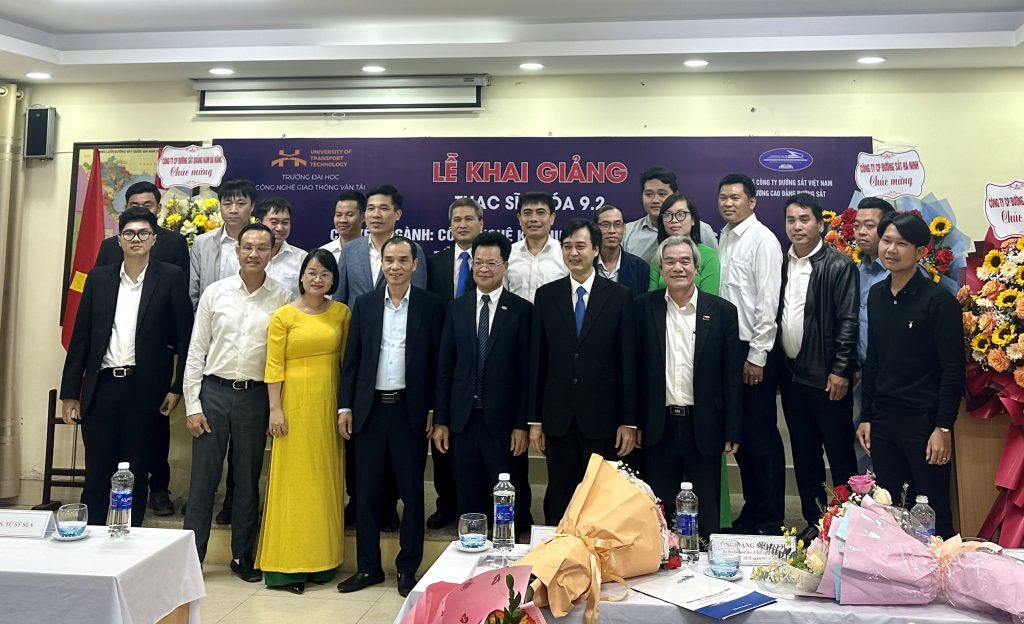 Khai giảng các lớp đào tạo trình độ thạc sĩ cho Tổng Công ty Đường sắt Việt Nam