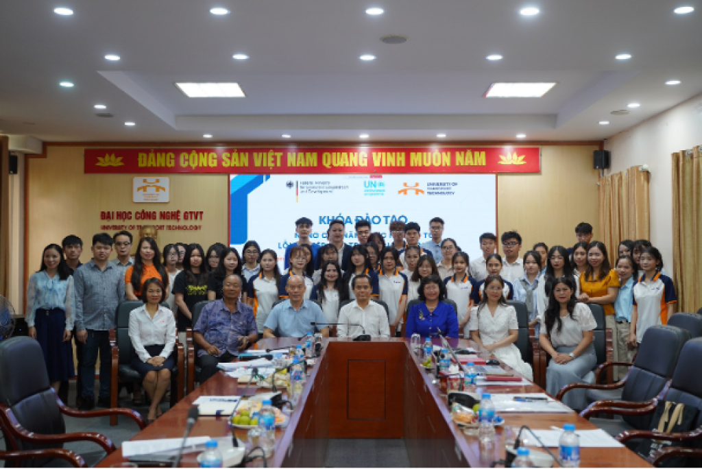 Khóa đào tạo thí điểm “Nâng cao năng lực hướng tới lồng ghép giới trong giao thông điện”