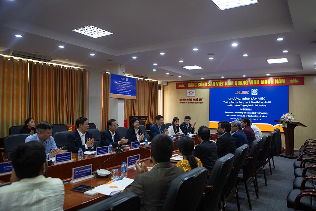 Lãnh đạo Nhà trường tiếp và làm việc với Học viện Công nghệ Ấn Độ, Indore (IIT Indore)