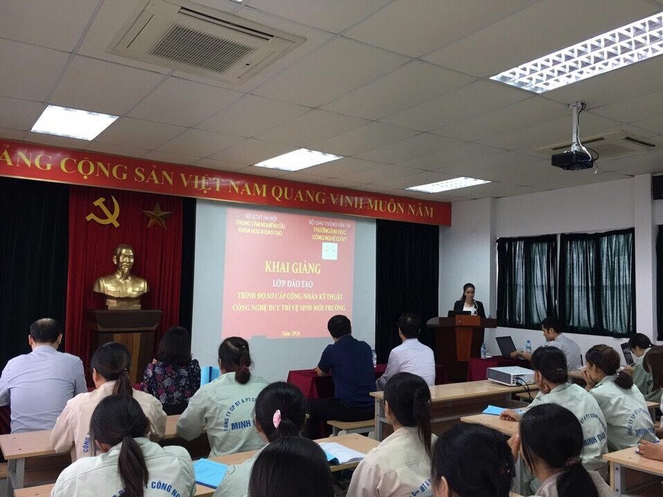 Khai giảng lớp đào tạo trình độ sơ cấp công nhân kỹ thuật công nghệ duy trì vệ sinh môi trường