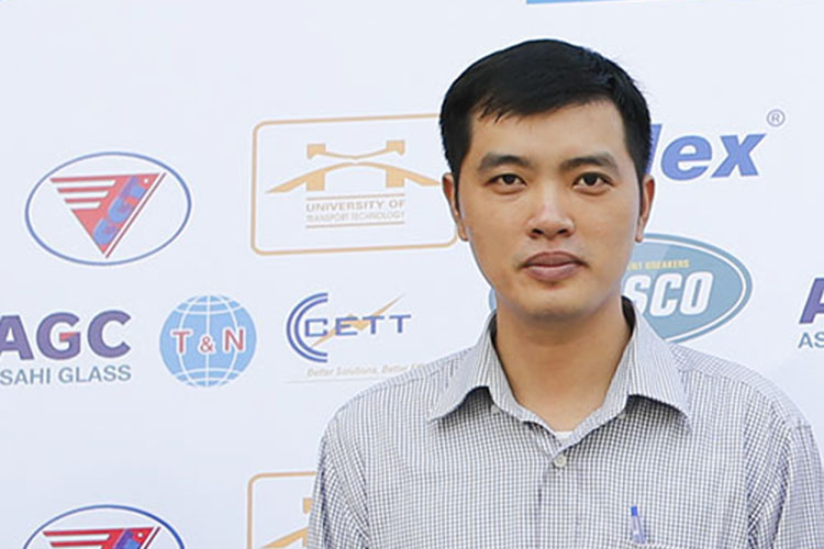 Giảng viên Nguyễn Văn Tuân có nhiều thành tích trong công tác giảng dạy và nghiên cứu khoa học