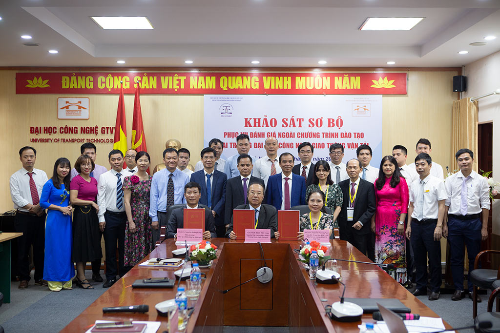 Khảo sát sơ bộ phục vụ đánh giá ngoài chương trình đào tạo tại Trường Đại học Công nghệ GTVT