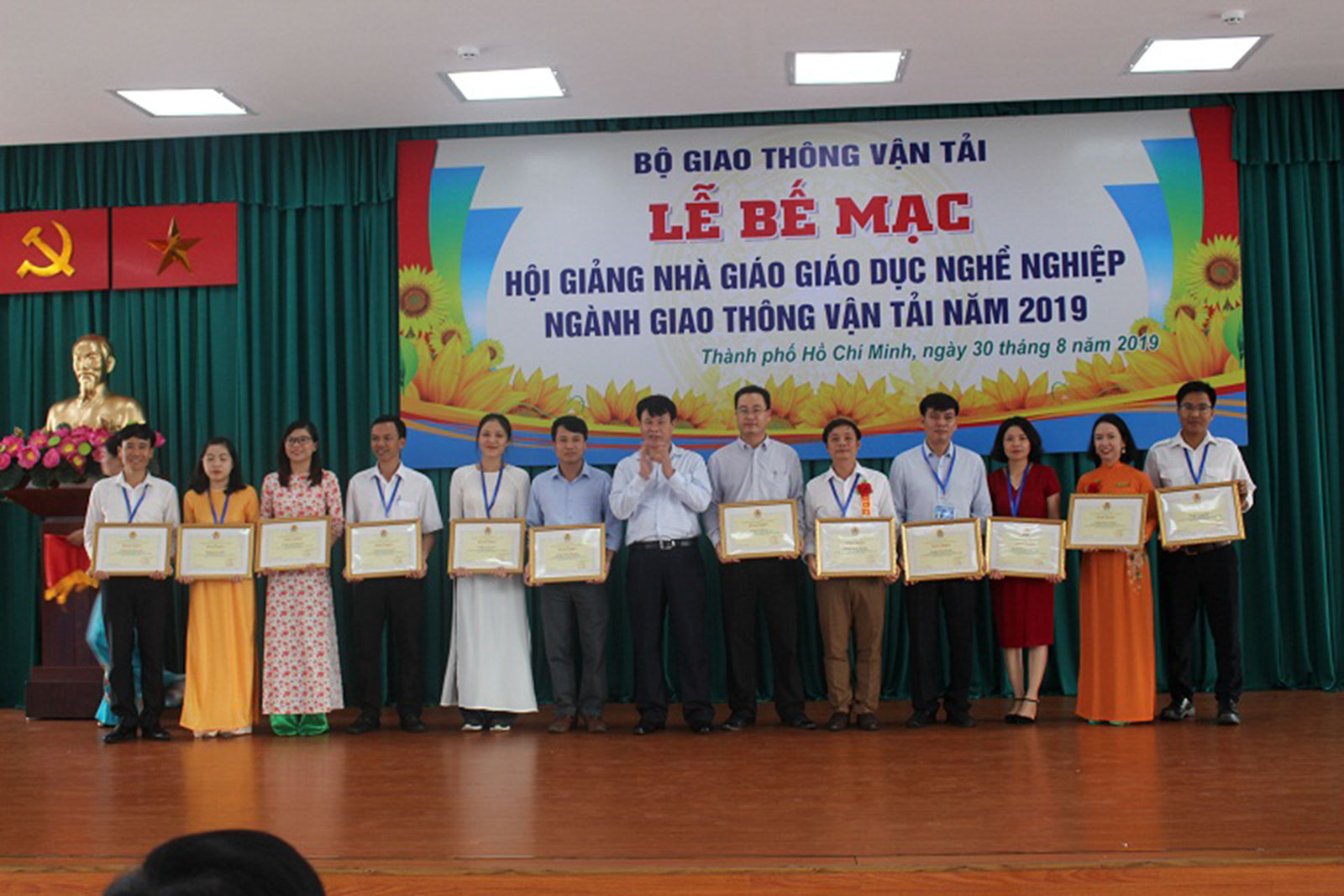 Giảng viên Ngô Thị Thu Tình đoạt giải Ba tại Hội giảng nhà giáo giáo dục nghề nghiệp Ngành GTVT năm 2019