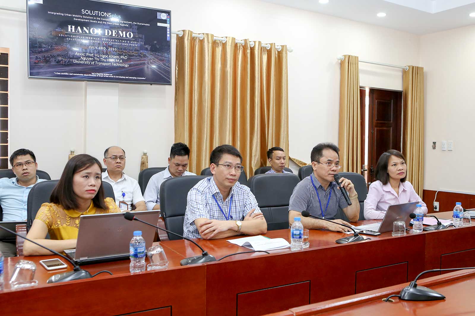 Khởi động Chương trình thí điểm xe điện chia sẻ phục vụ kết nối đầu - cuối cho phương tiện giao thông công cộng đầu tiên tại Hà Nội