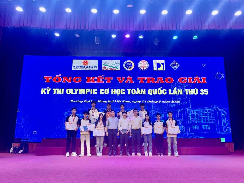 Sinh viên UTT ghi dấu ấn tại kỳ thi Olympic Cơ học toàn quốc khu vực miền Bắc