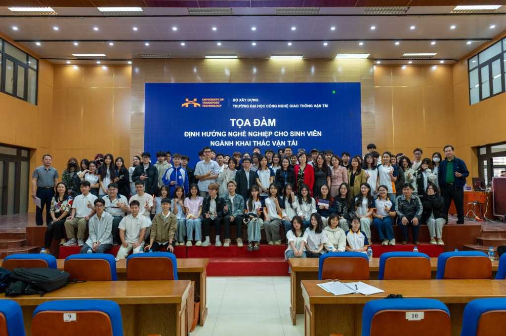 Định hướng nghề nghiệp cho sinh viên ngành Khai thác vận tải