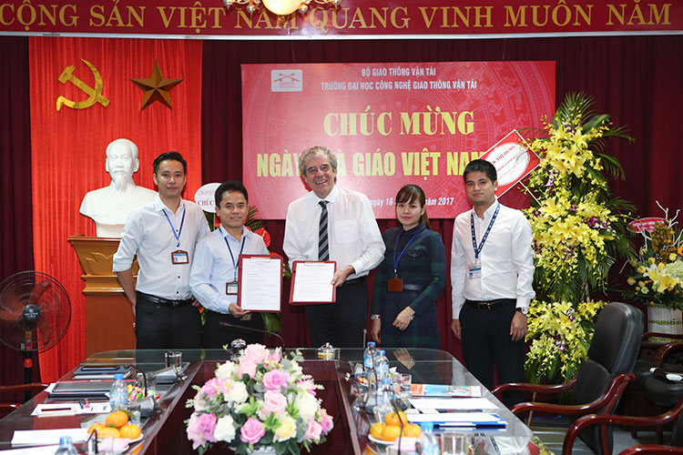 Tiếp và làm việc với Trường Đại Học Rouen Normandie - Pháp