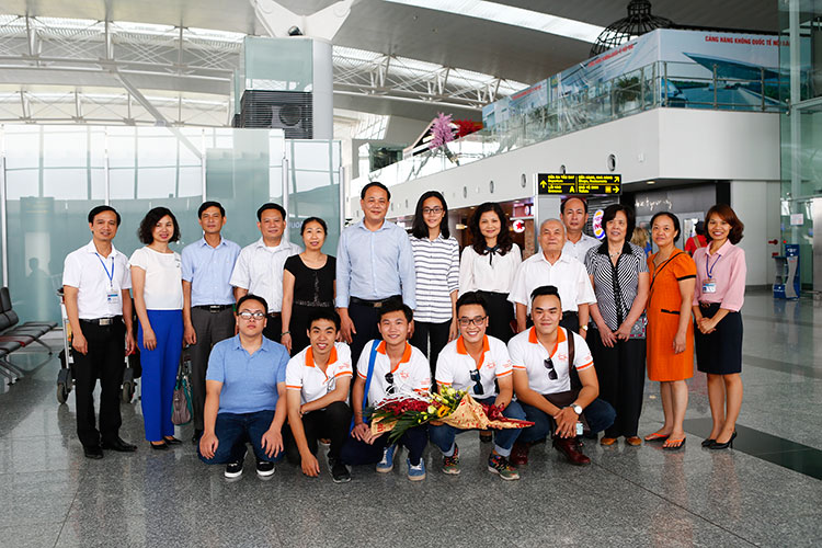 5 sinh viên tham gia khóa học mùa hè tại Trường Đại học Parul - Ấn Độ
