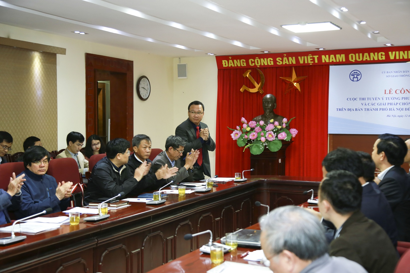 Hà Nội treo giải thưởng 200.000 USD cho giải pháp chống tắc đường