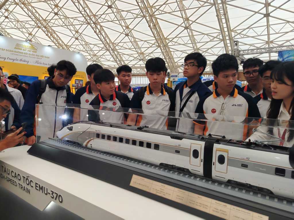 UTT High-Speed Railway Talent Programme Students Visit Vietnam Railway Exhibition 2026 (VRT & CON 2026)