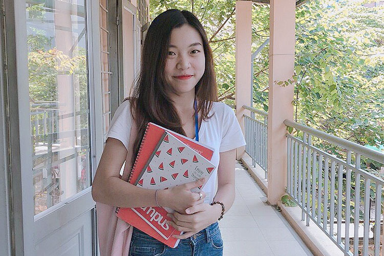 Nữ sinh Trần Thị Thúy Hằng chia sẻ kinh nghiệm thi TOEIC đạt 835 điểm