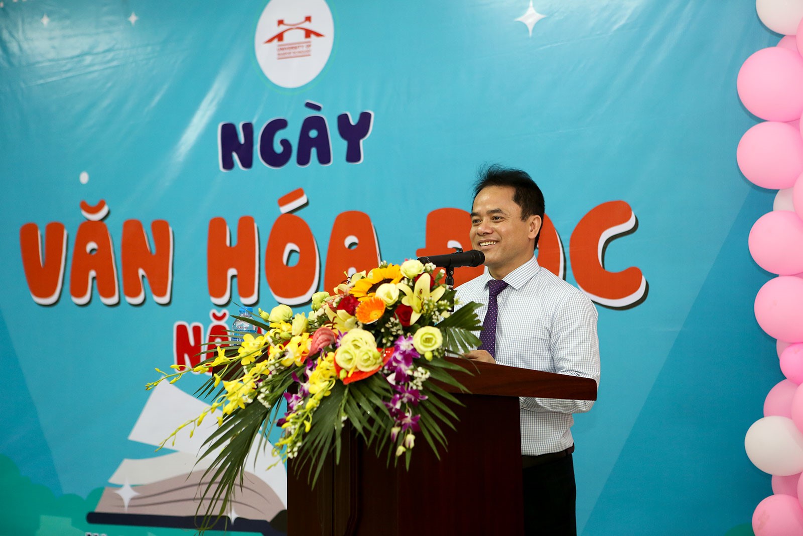 Ngày hội văn hóa đọc UTT - Học tập đi đôi với rèn luyện