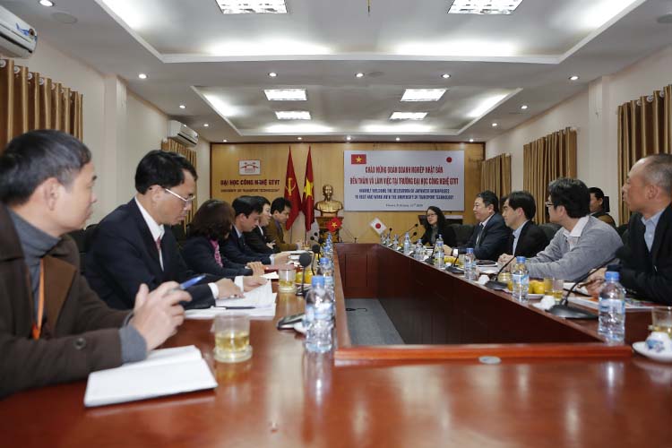 Activities of the Japanese business delegation at University of Transport Technology