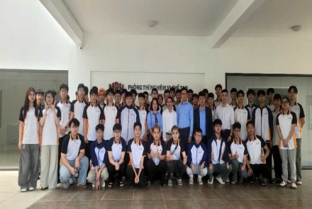 Cleanroom Access Opened – K76 Microelectronics & Semiconductor Physics Students at UTT Experience Advanced Chip Fabrication Technology at NACENTECH